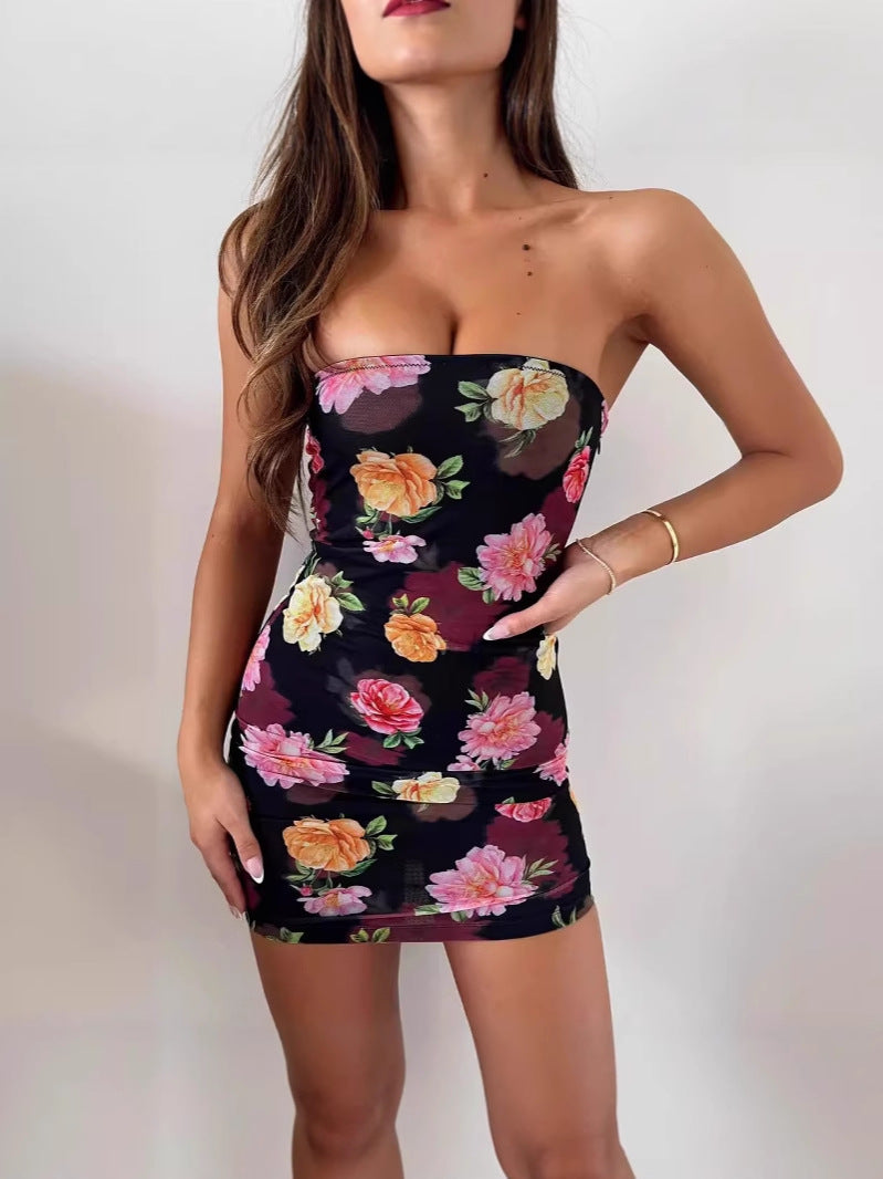 Figurbetontes Minikleid mit Blumenmuster