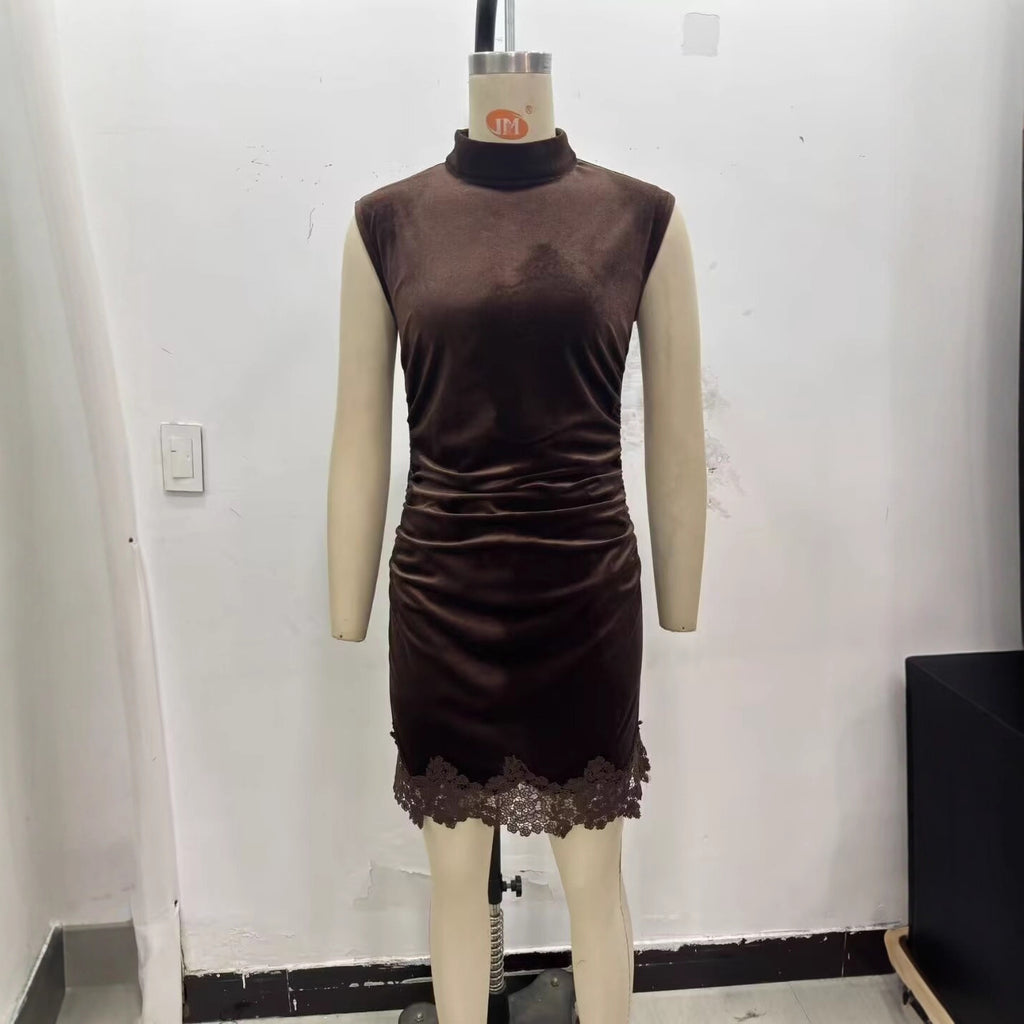 Samtkleid mit Spitze und hoher Taille – Bild 3 | LuxeStyle