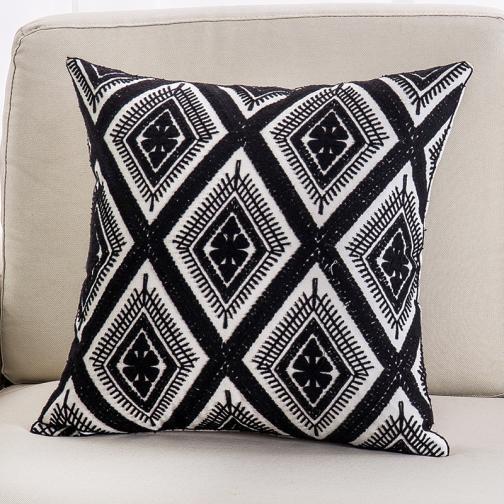 Besticktes Dekokissen nach Wunsch – Bild 10 | LuxeStyle