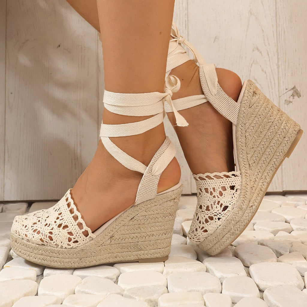 Keilsandalen aus Strohgeflecht mit Schnürung – Bild 5 | LuxeStyle