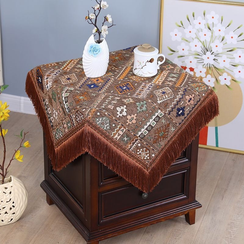 Tischdecke aus Chenille mit geometrischem Muster – Bild 2 | LuxeStyle
