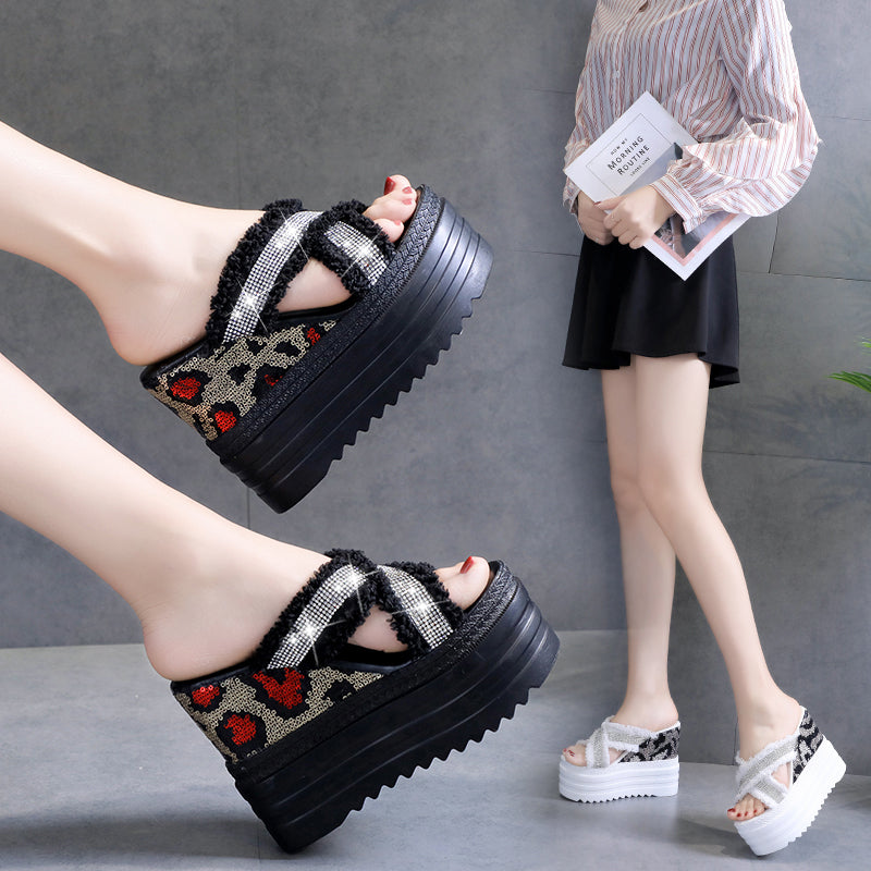 Keilsandalen mit Strass und Plateau – Bild 3 | LuxeStyle