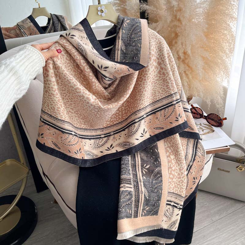 Patchwork-Leopard‑Schal in Retro‑Stil – Bild 5 | LuxeStyle
