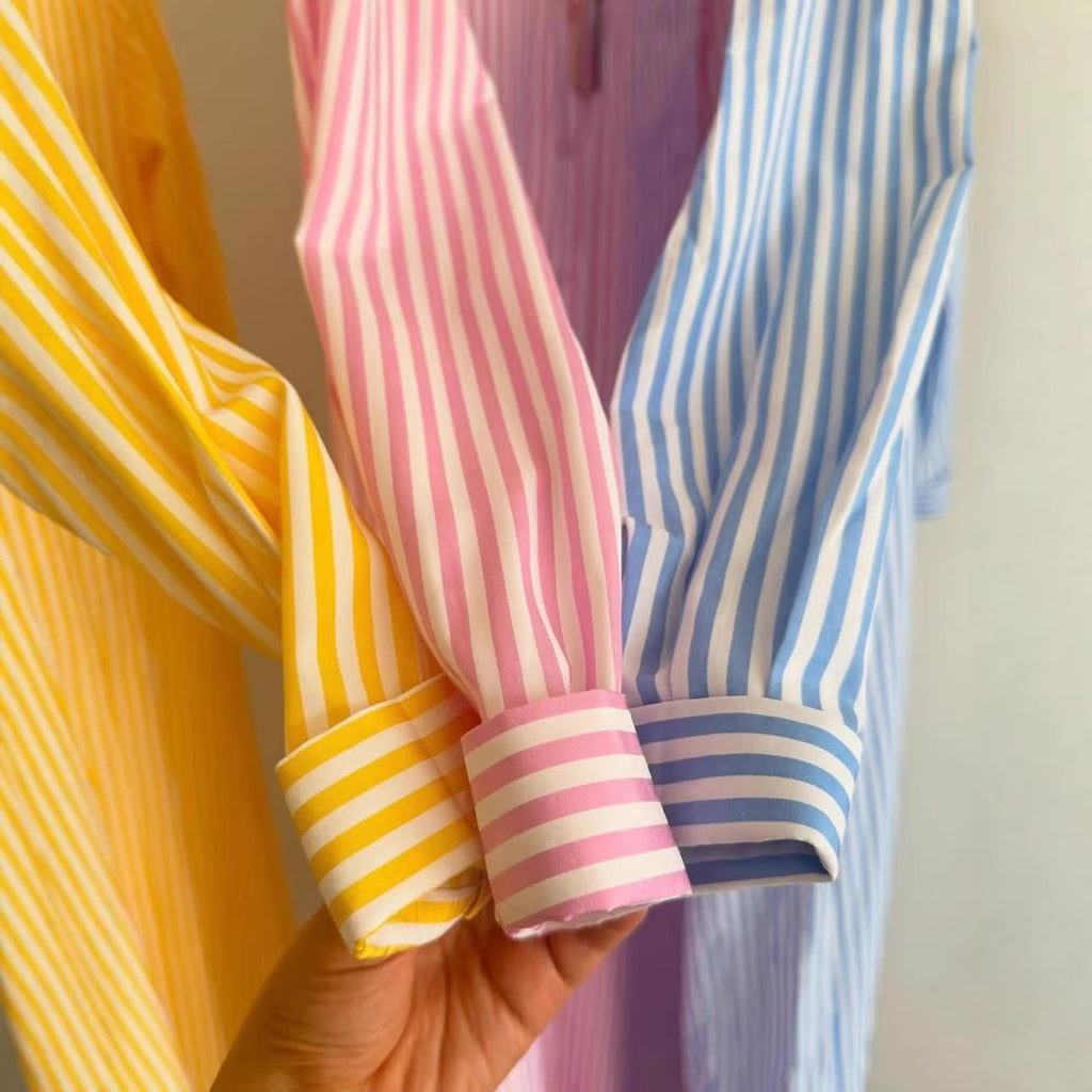 Gestreiftes Langarm-Kleid mit Reverskragen