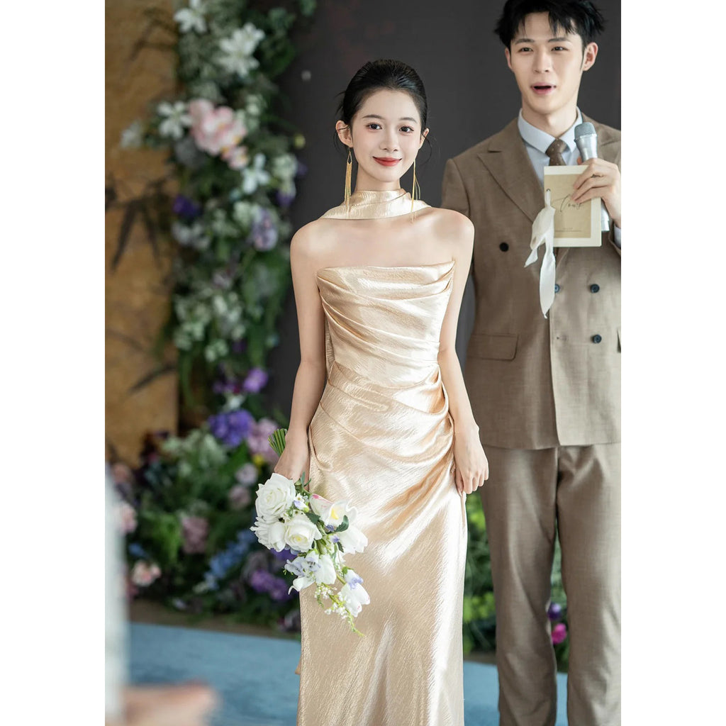 Champagnerfarbenes trägerloses Toastkleid – Bild 5 | LuxeStyle