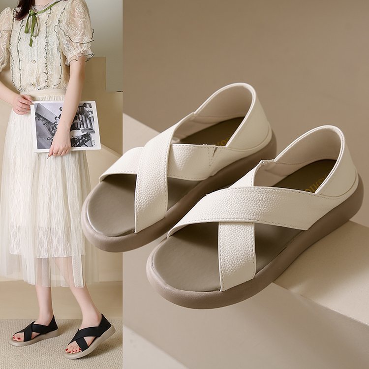 Strand-Sandalen mit Cut-Outs