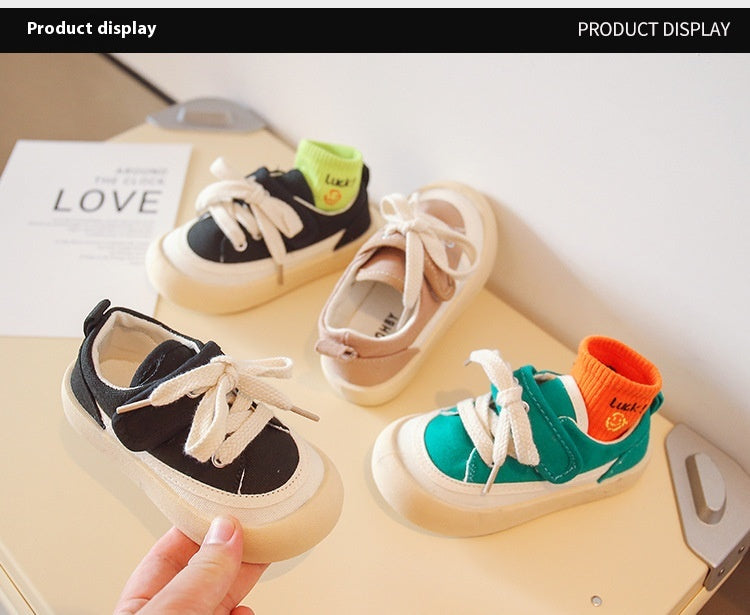 Weiche Kinderschuhe mit Klettverschluss