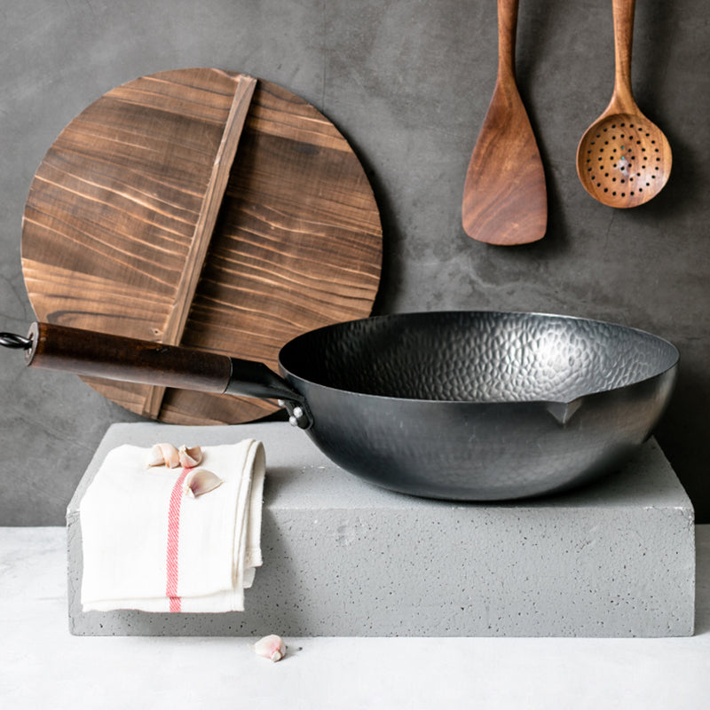 Traditioneller Eisen-Wok, handgemacht