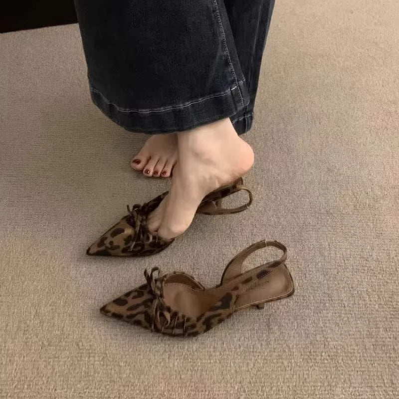 Leoparden-Print Sandalen mit niedrigem Absatz – Bild 7 | LuxeStyle