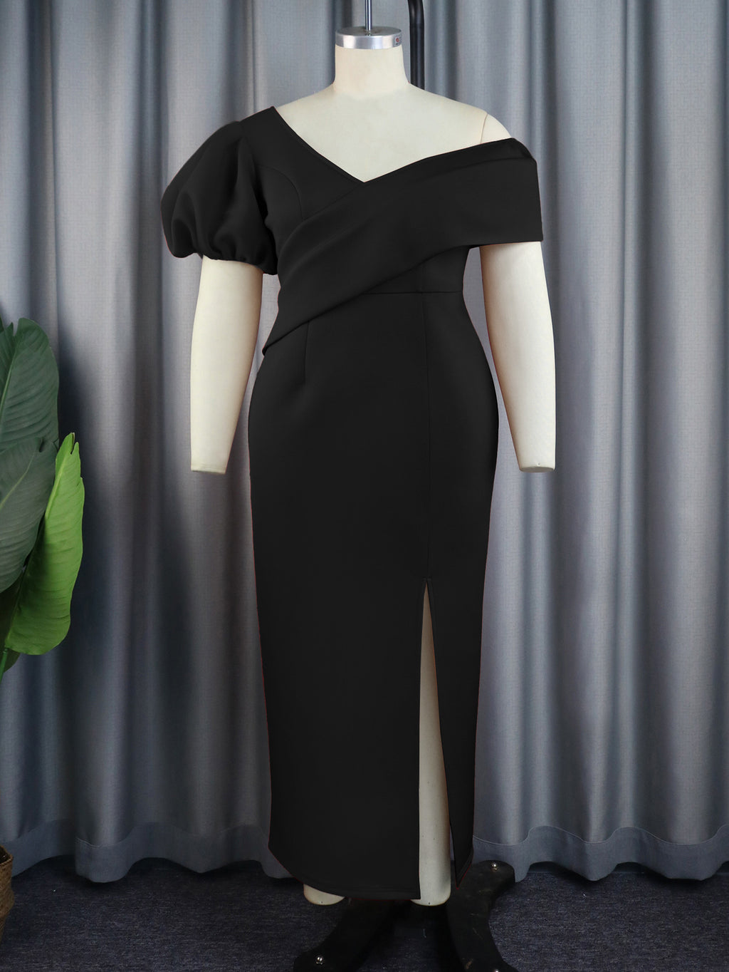 Damen-Kleid mit Schlitz und Off-Shoulder – Bild 3 | LuxeStyle