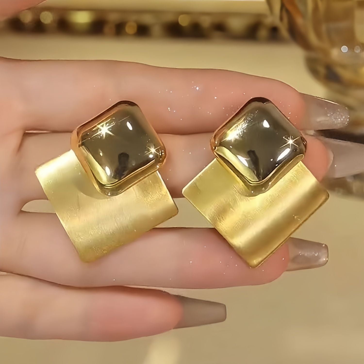 Statement-Ohrringe «Doré» · gebürstetes Gold, quadratisch