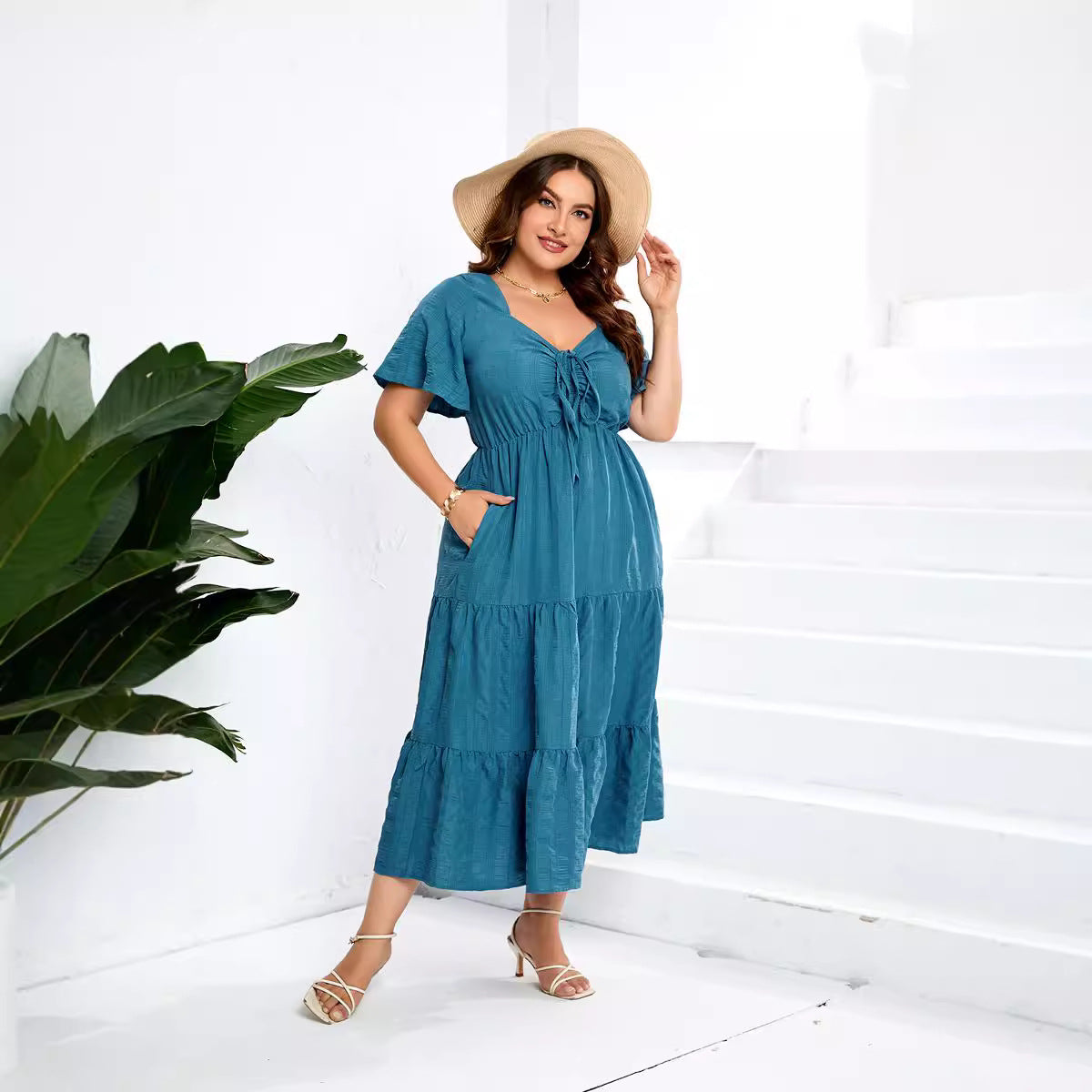 Etuikleid mit V-Ausschnitt & Bindegürtel – Bild 5 | LuxeStyle