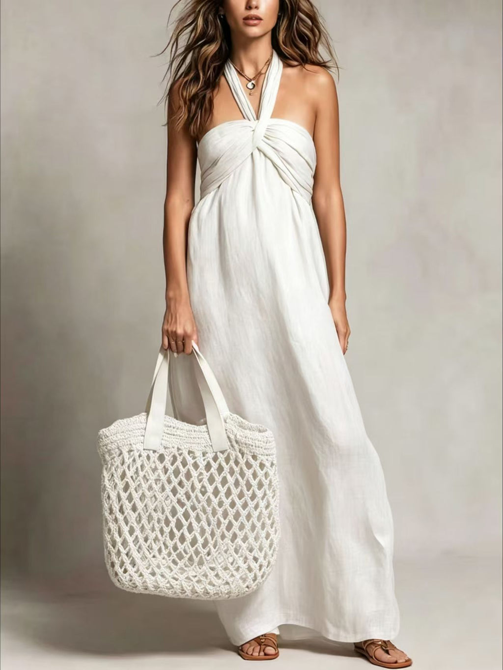 Strandkleid mit Neckholder und weitem Saum – Bild 4 | LuxeStyle