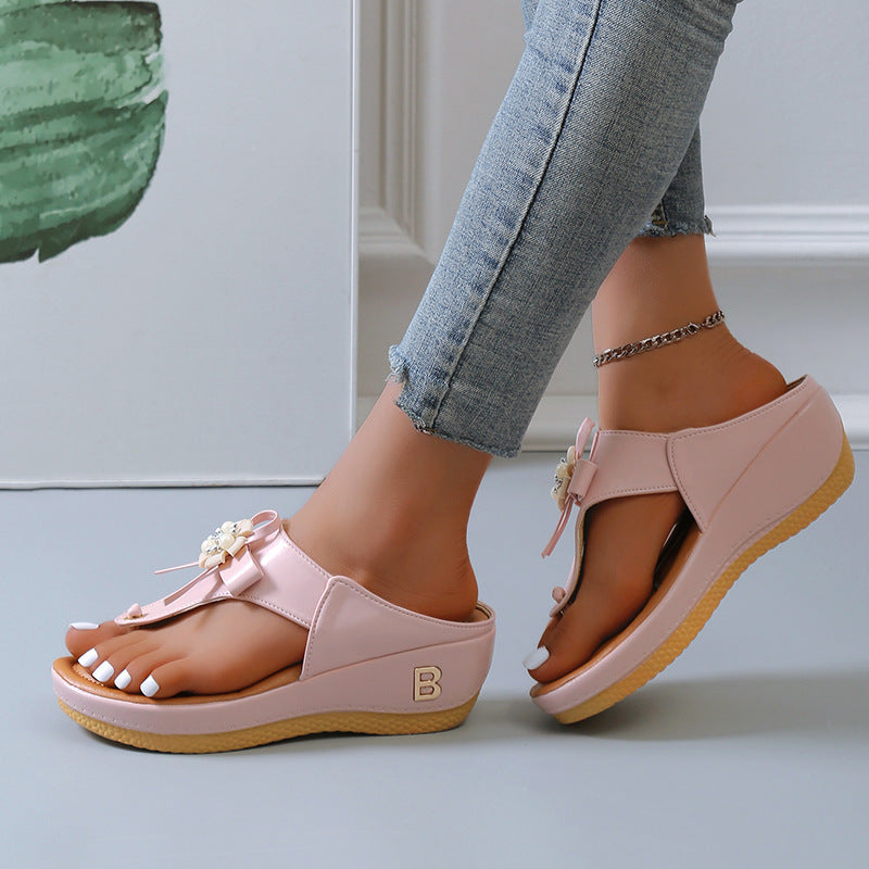 Damen Keilsandalen mit Blumenmuster – Bild 6 | LuxeStyle