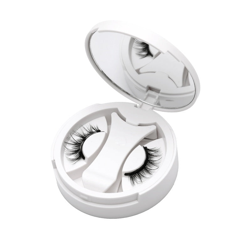Magnetische Camellien-Wimpern – Bild 1 | LuxeStyle