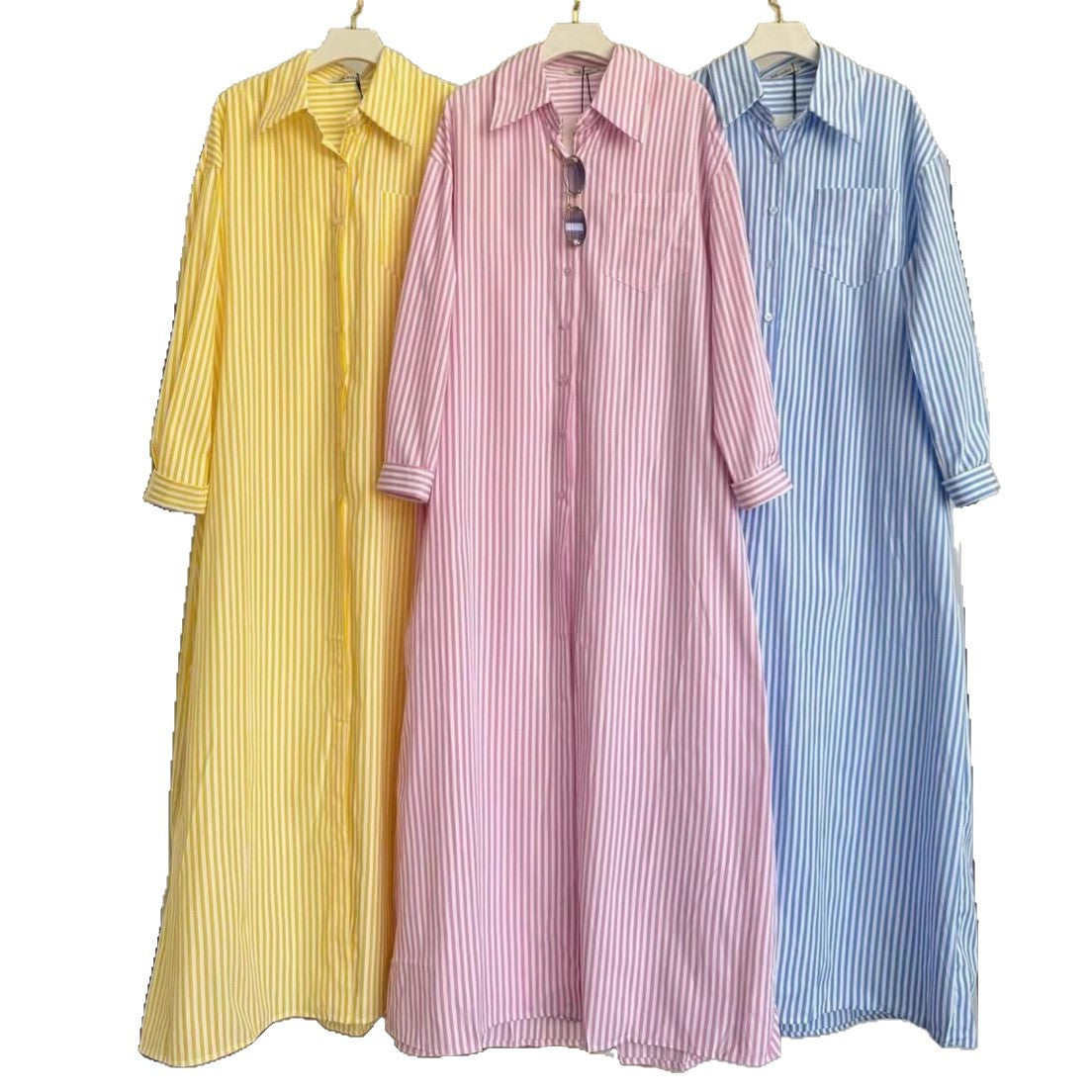 Gestreiftes Langarm-Kleid mit Reverskragen