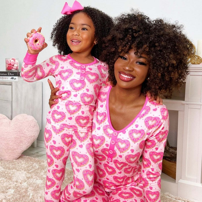 Herz-Print Pyjama-Set für Eltern & Kind