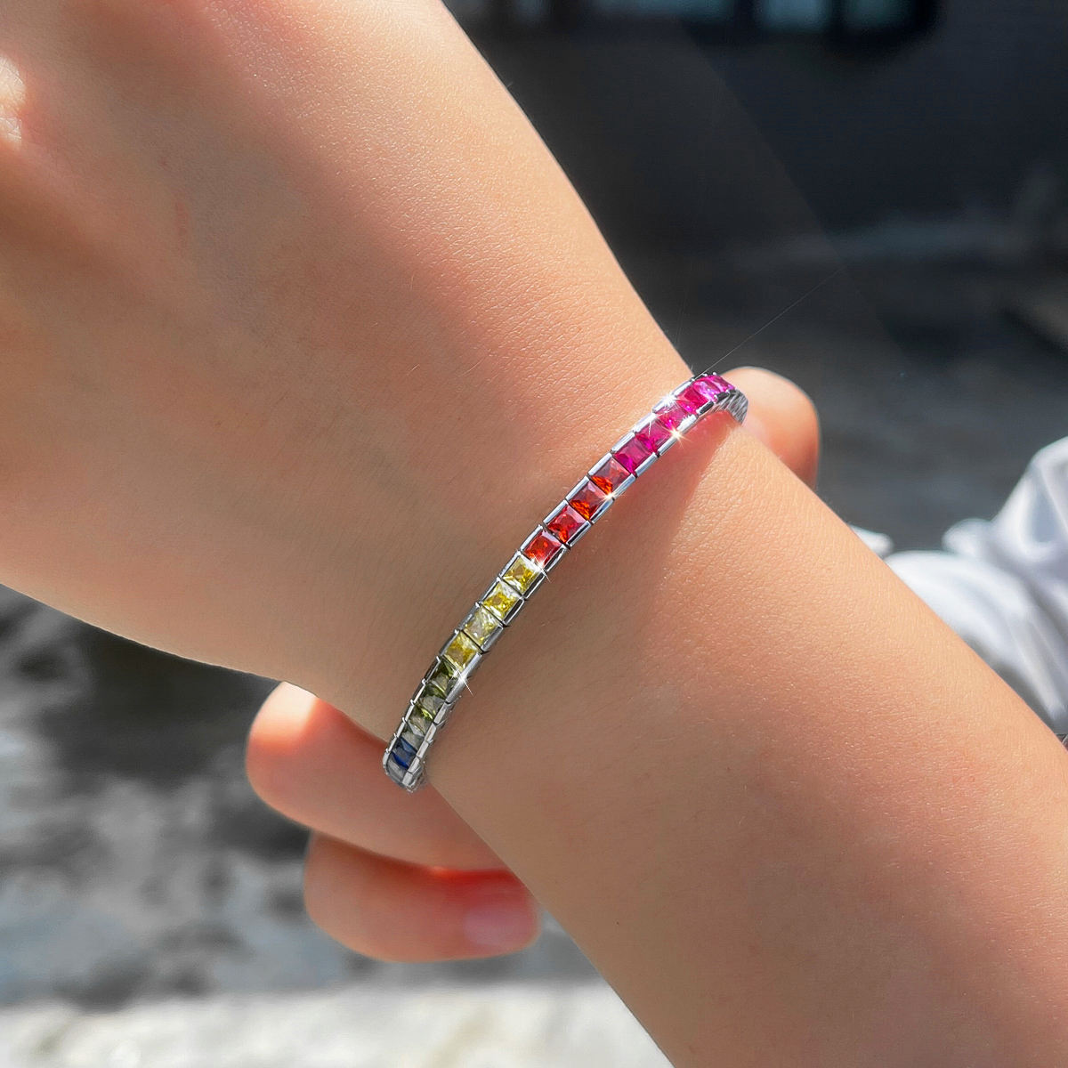 Regenbogenfarbenes Tennis-Armband mit Zirkonia | LuxeStyle