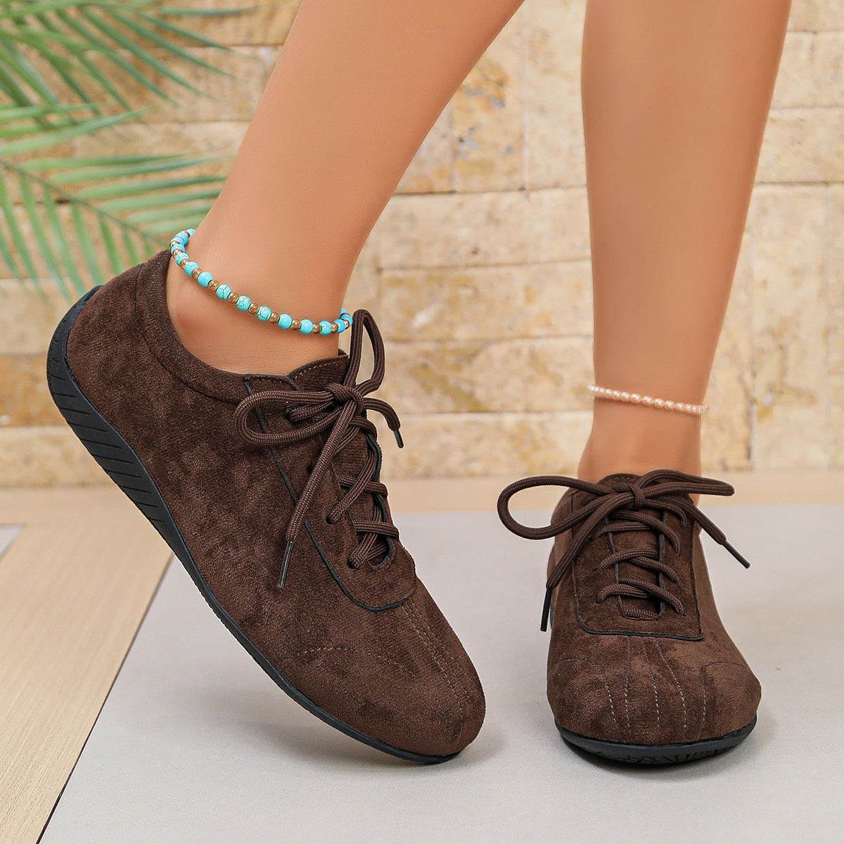Retro-Sneaker aus Wildleder