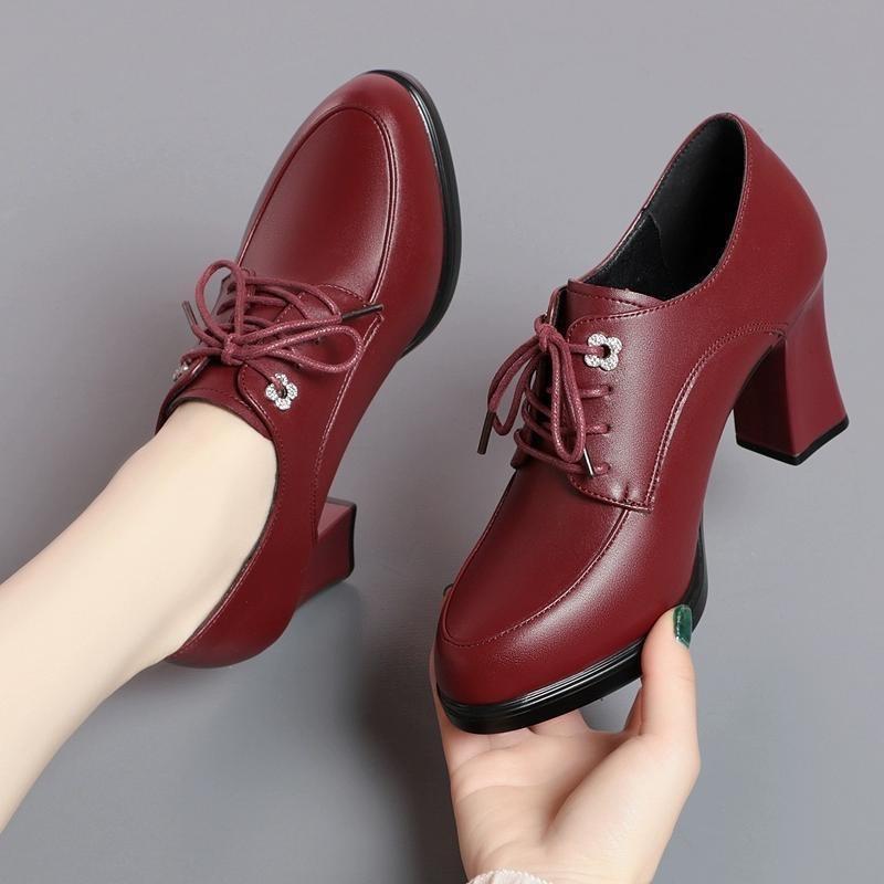 Chunky-Heel Peep-Toe Pumps im neuen China-Stil