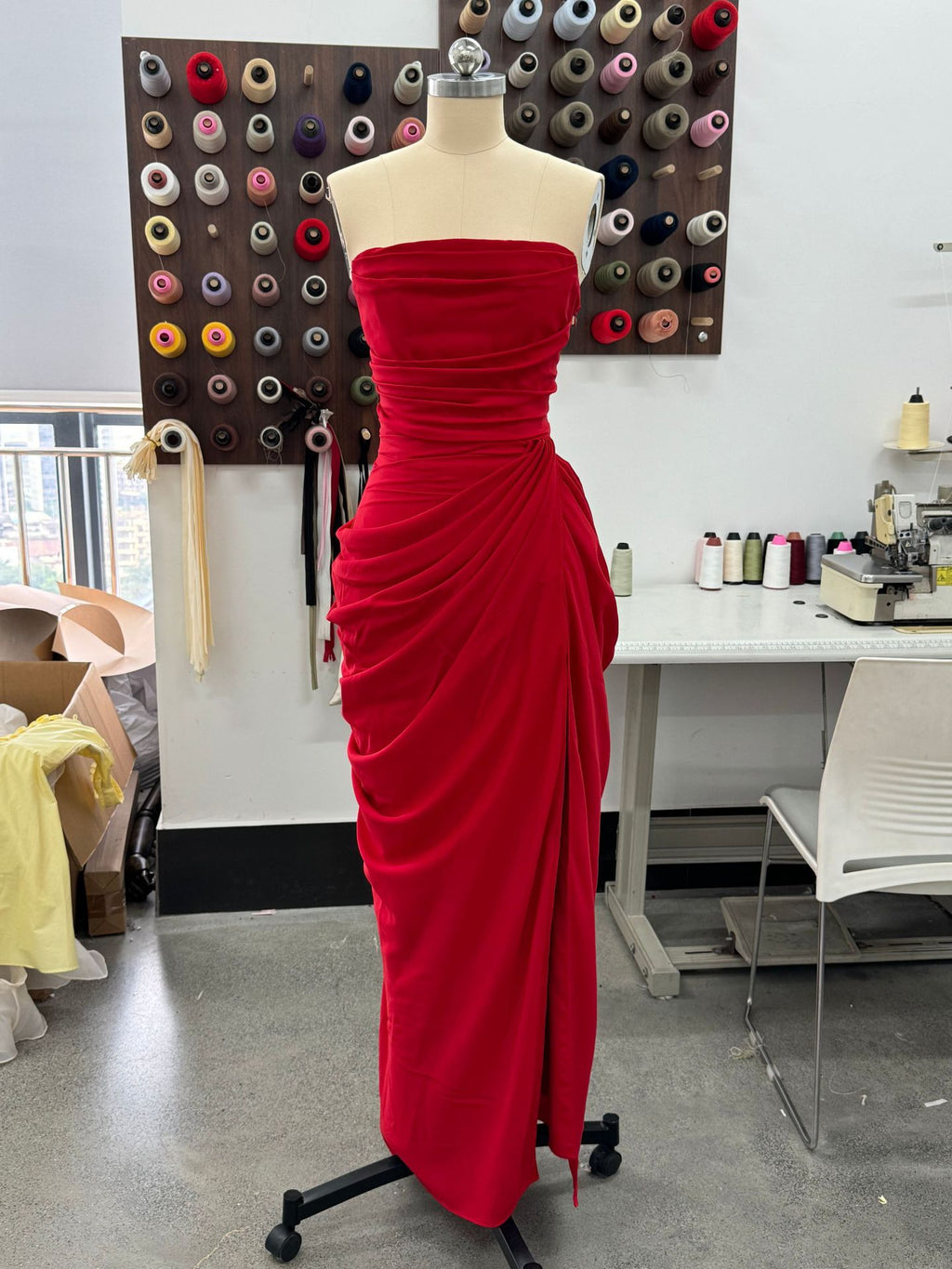 Asymmetrischer Plisseerock mit Schlitz – Bild 13 | LuxeStyle