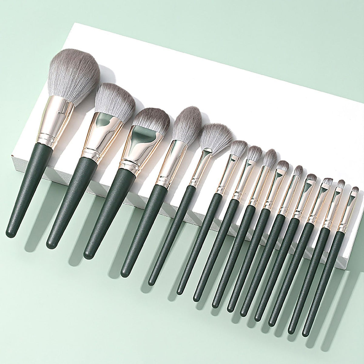 Green Cloud 14 Make-up Pinsel-Set – Bild 1 | LuxeStyle