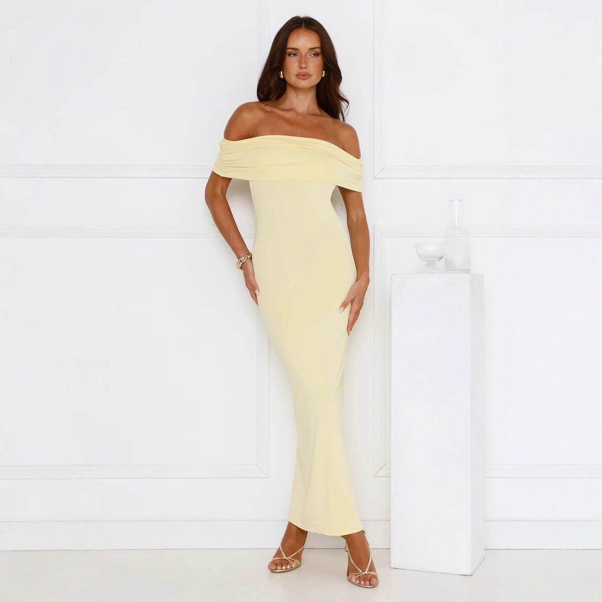 Trägerloses Off-Shoulder Etuikleid – Bild 5 | LuxeStyle