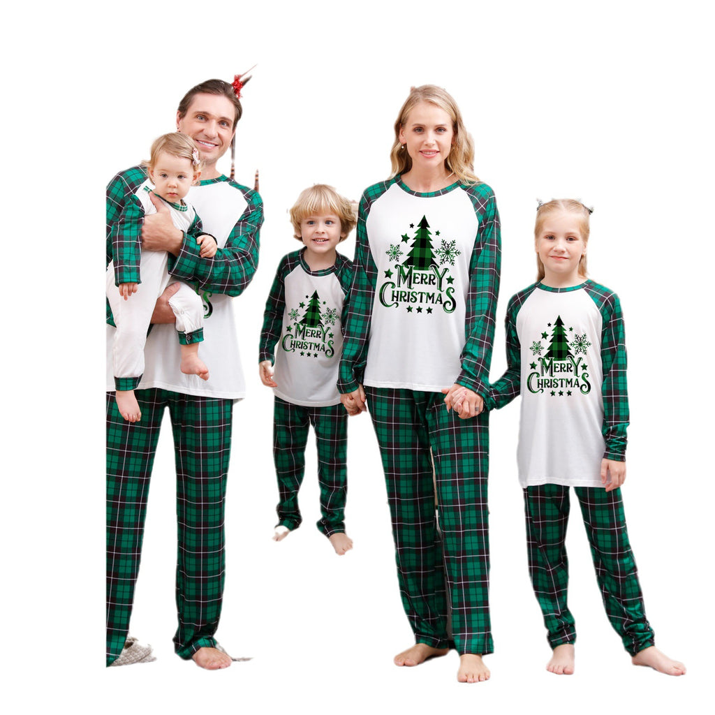 Weihnachts-Pyjama-Set für die ganze Familie