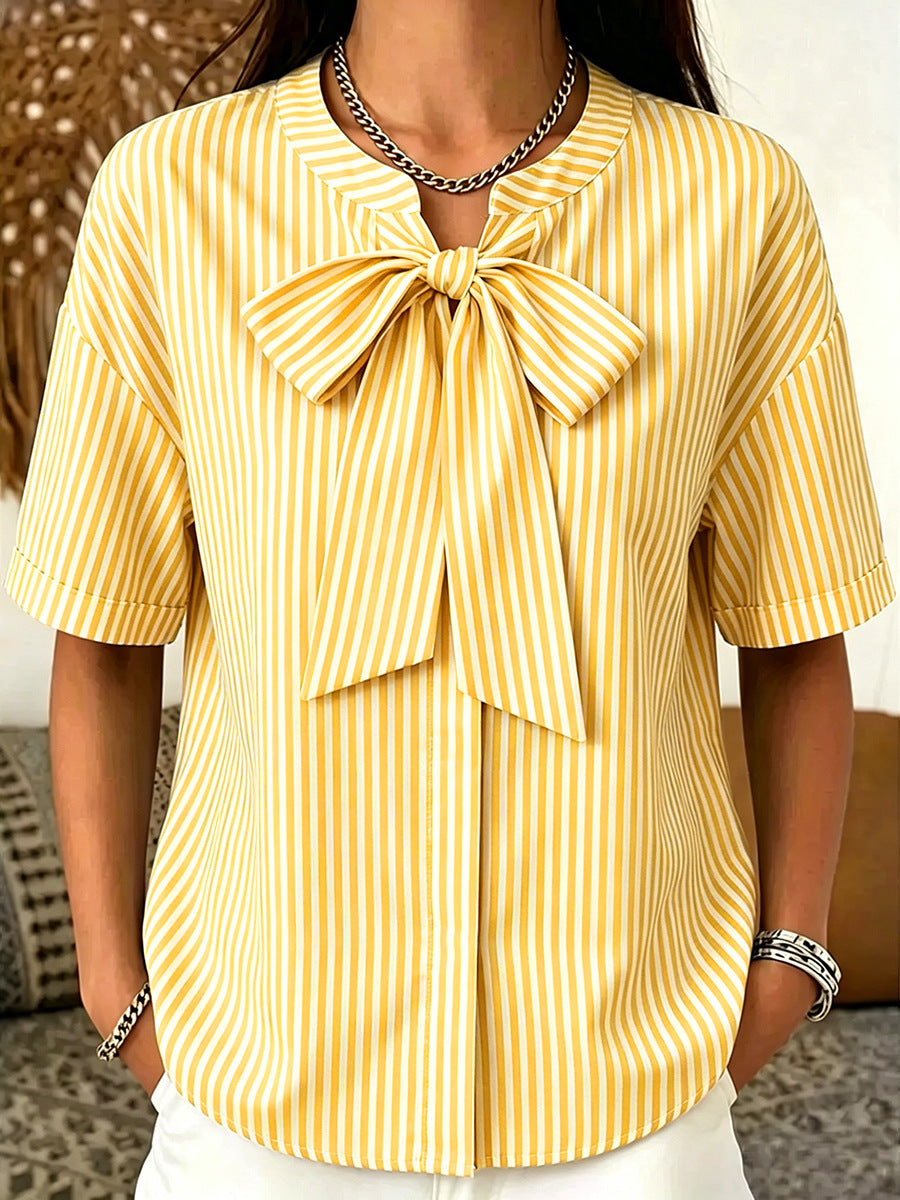 Gestreiftes Kurzarm-Shirt mit Schleife
