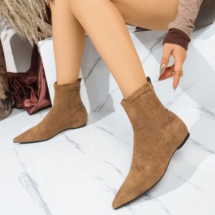 Elegante Stiefeletten aus mattem Wildleder