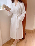 Mid-Langer Bademantel für Damen – Bild 6 | LuxeStyle