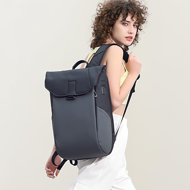 Rucksack für Schule und Uni mit USB-Anschluss – Bild 2 | LuxeStyle