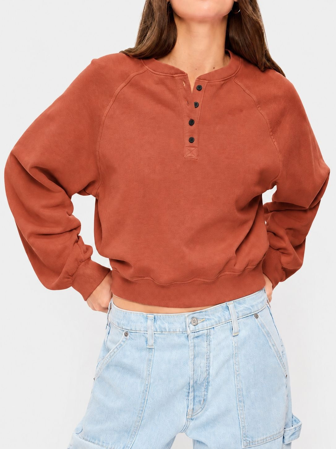 Cropped Sweatshirt mit Knöpfen