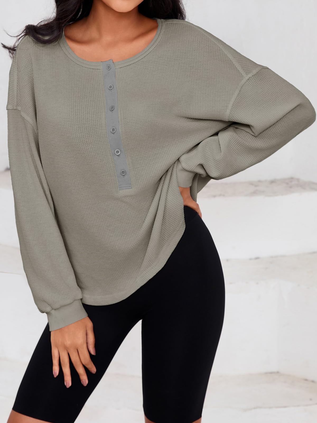 Kurzes Waffelstrick-Sweatshirt mit V-Ausschnitt – Ansicht 6