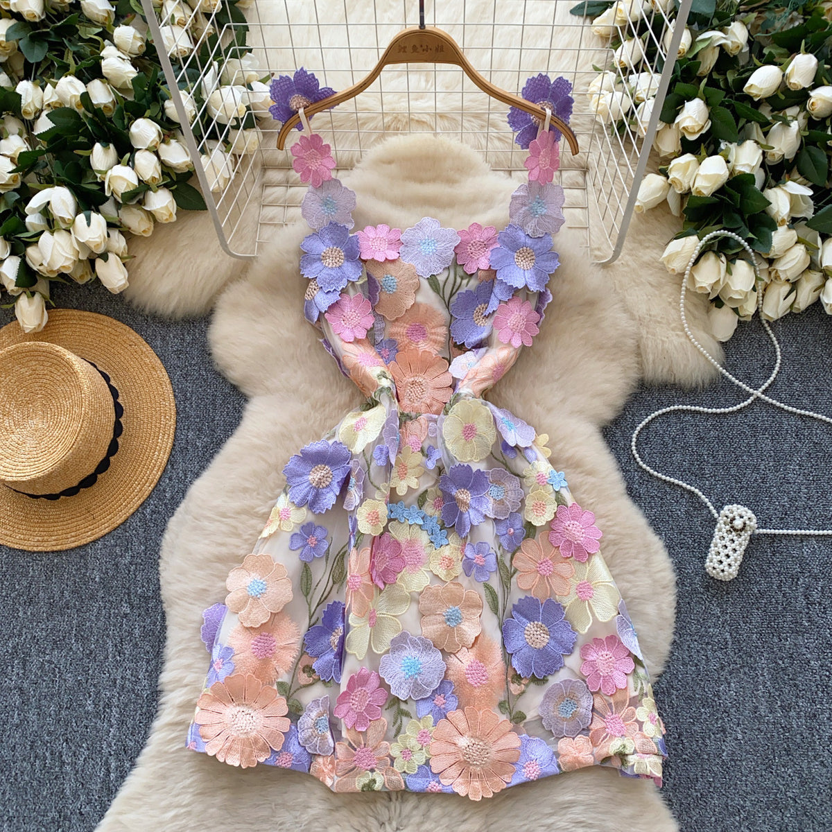 Geblümtes A-Linien-Minikleid mit Tüllstickerei – Bild 2 | LuxeStyle