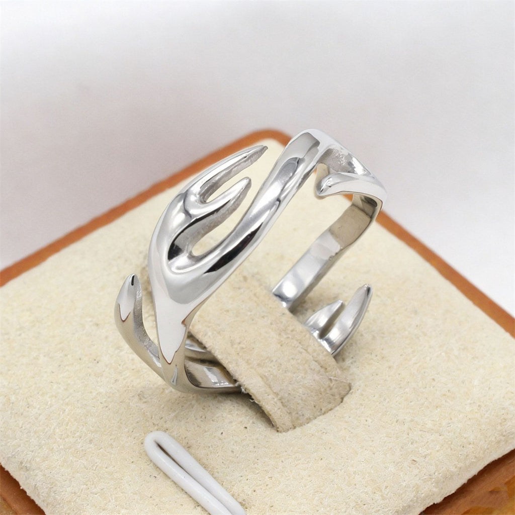Herrenring mit Flammen-Totem und Gold-Finish