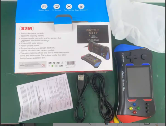 Retro Handheld Konsole mit 500 Spielen