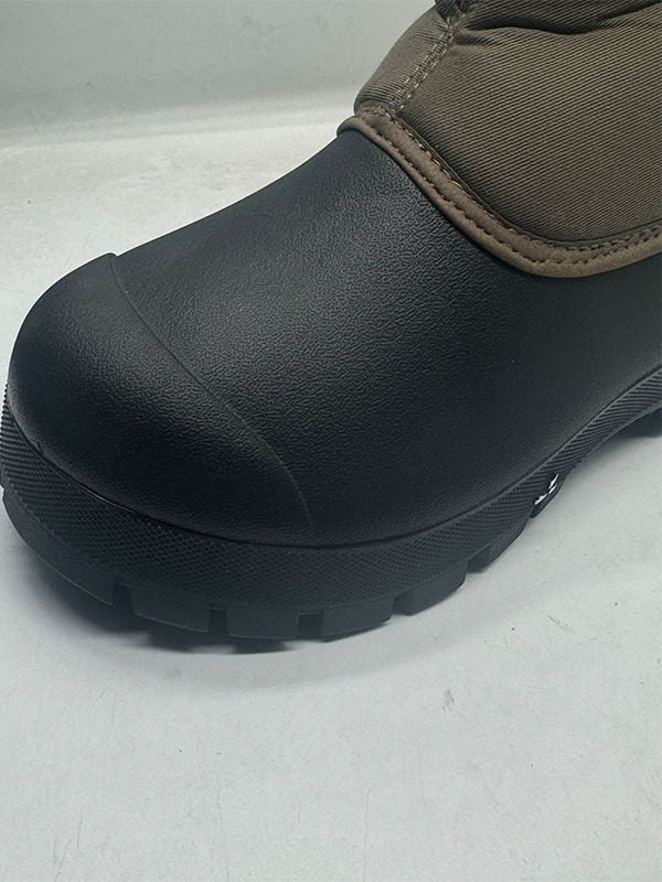 Gefütterte Outdoor-Winterstiefel aus Schaffell