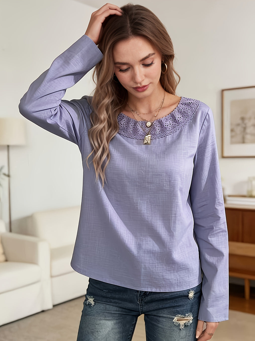 Lavendelfarbenes Langarm-Top mit Spitze