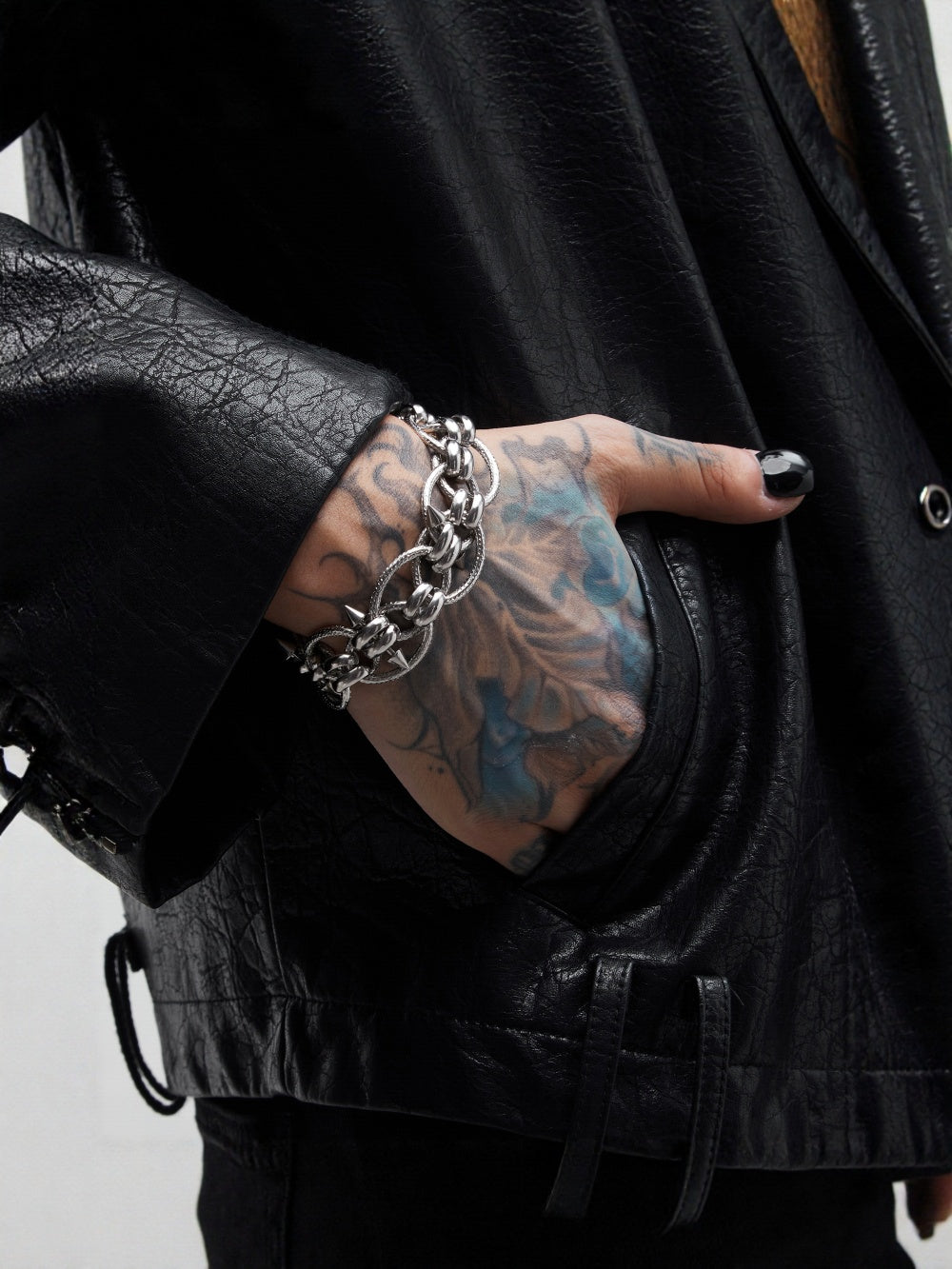 Dornen-Armband aus Titanstahl – Bild 5 | LuxeStyle