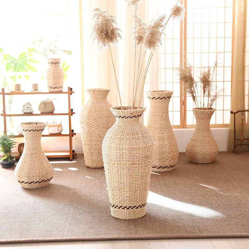 Geflochtene Vase aus Pflanzenfasern – Bild 3 | LuxeStyle