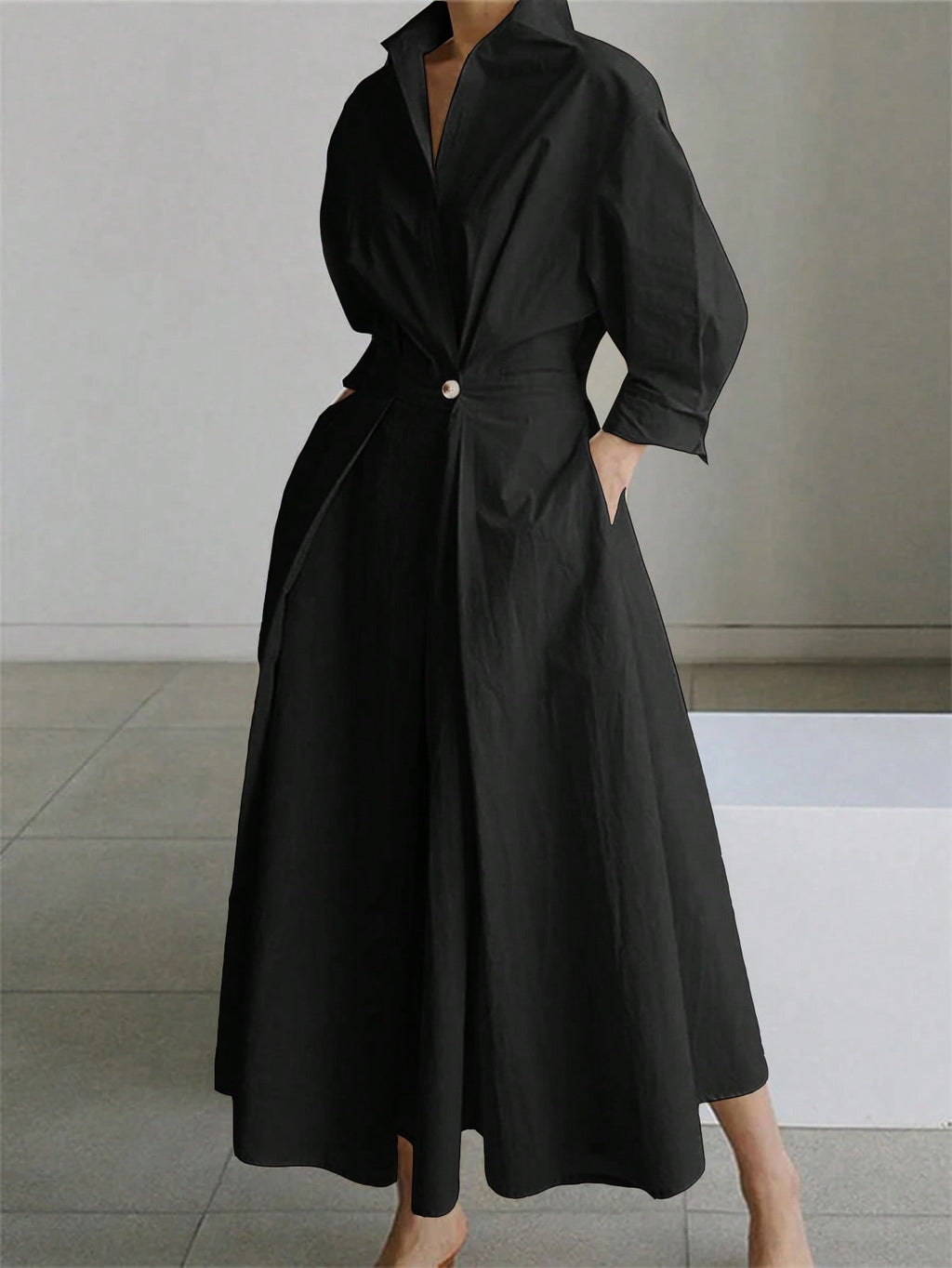 Elegantes, langes Hemdblusenkleid mit ausgestelltem Saum