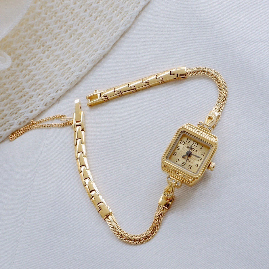 Retro-Armbanduhr mit feinem Band