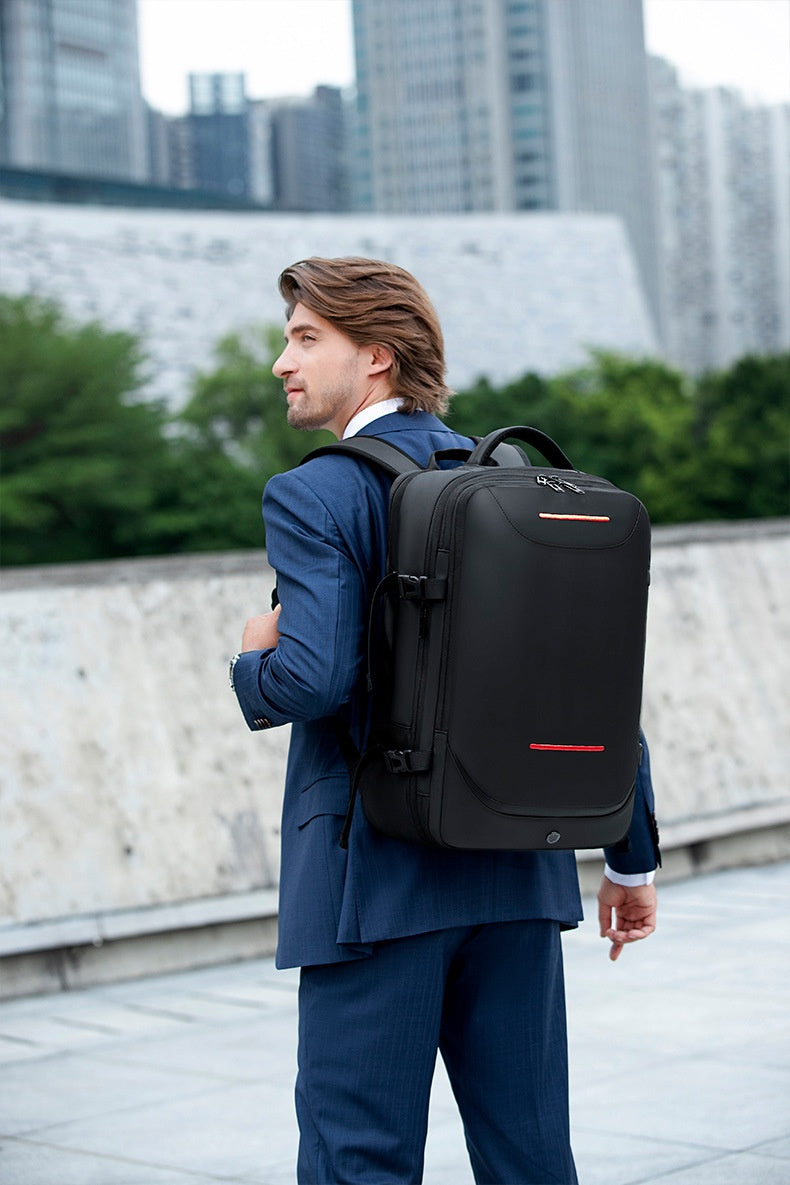 Erweiterbare Reisetasche mit Kompression