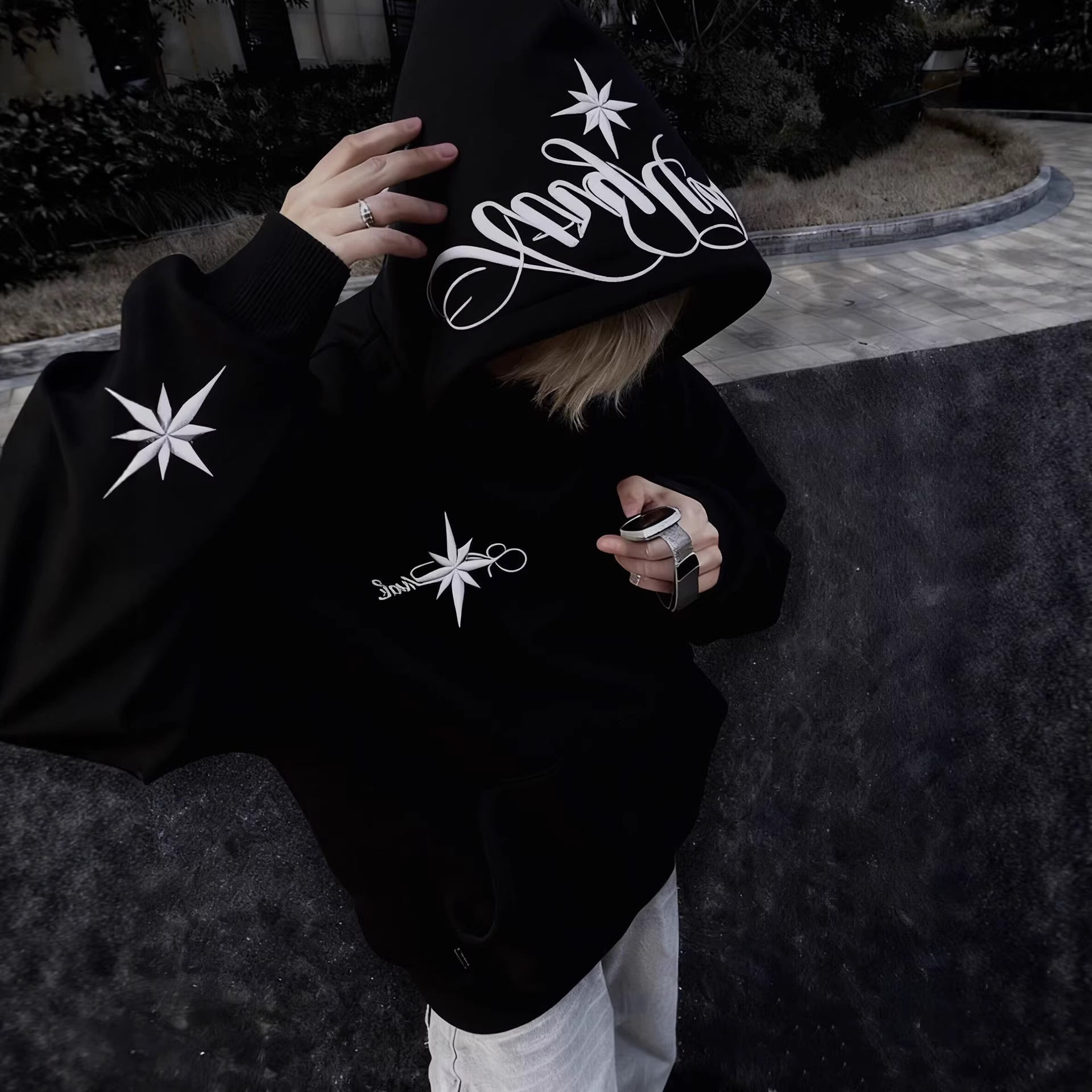 Kapuzenjacke mit Stickerei