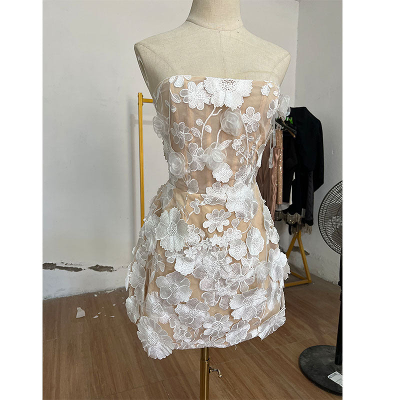 Strapless-Dress mit Blumenstickerei – Bild 4 | LuxeStyle
