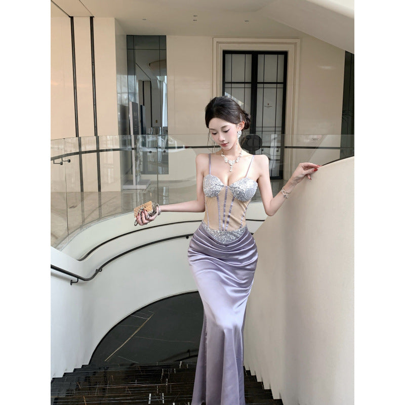 Trägerloses Pailletten-Abendkleid
