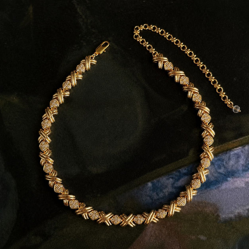 Halskette und Armband mit Diamanten