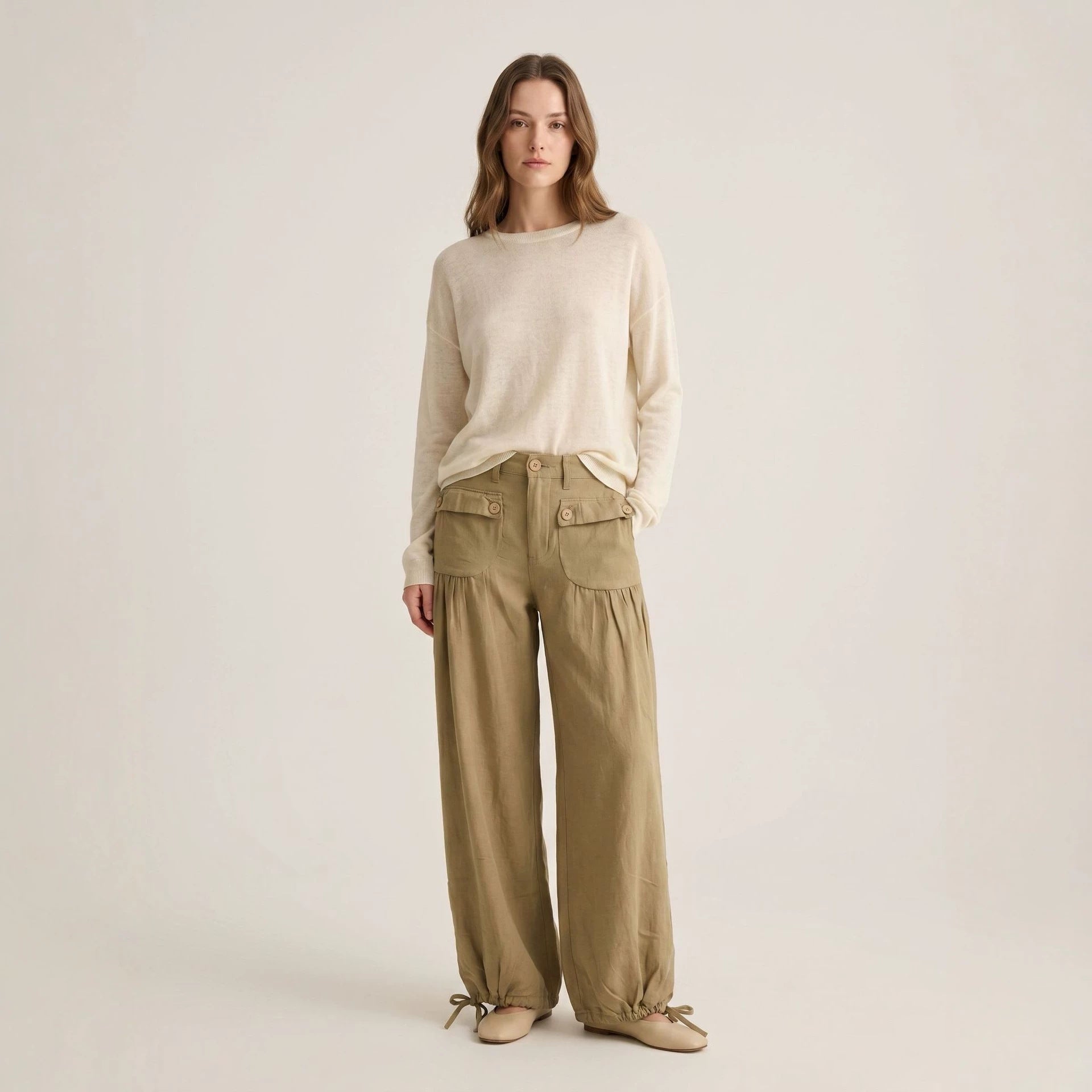 Weite Damen-Jeans mit Rüschensaum