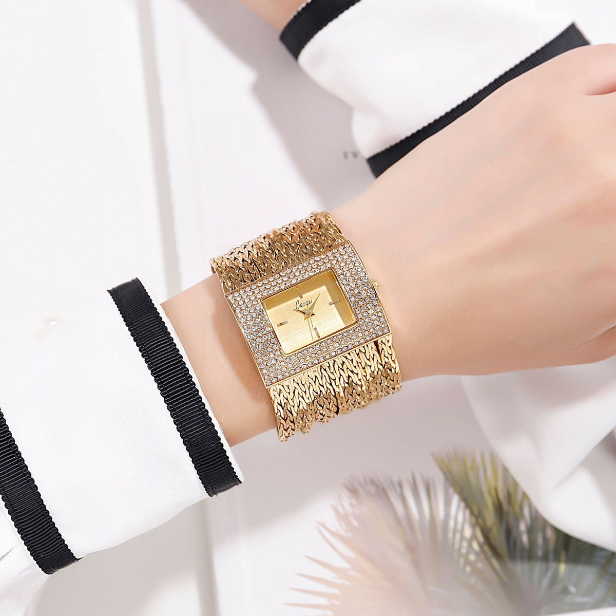 Quadratische Damenuhr mit Strass und Goldkette | LuxeStyle
